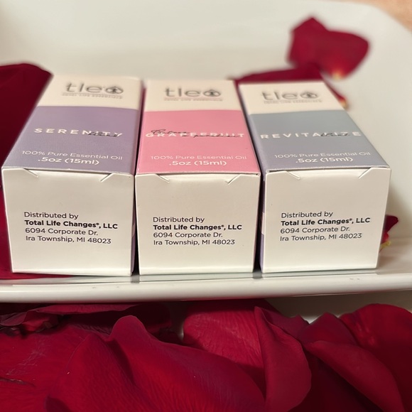 TOTAL LIFE ESSENTIALS TLE OILS 3 PIECE SET: SERENITY, GRAPEFRUIT AND REVITALIZE - Picture 14 of 16